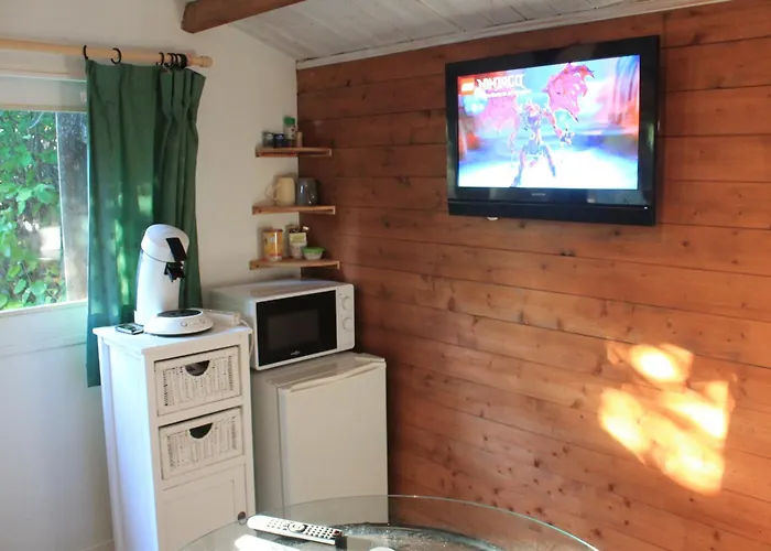 Petit Chalet Climatise Avec Jacuzzi Prive